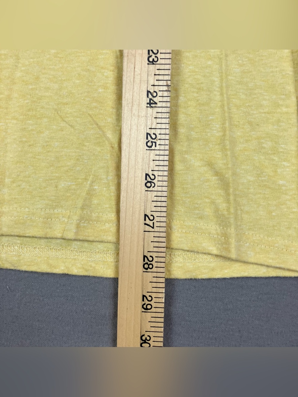 Abercrombie & Fitch Men’s Size M Yellow V-Neck T-Shirt Embroidered Logo - Picture 8 of 9